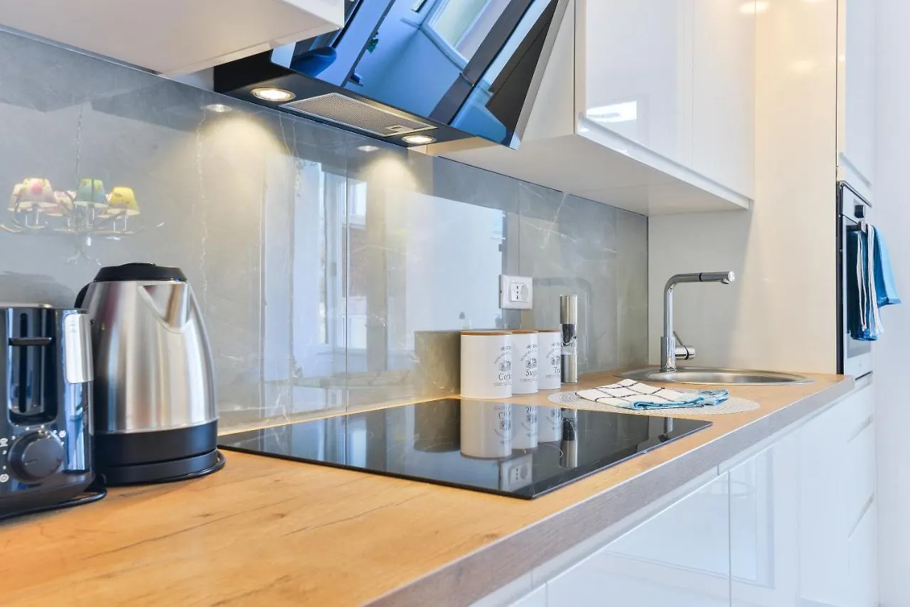 Pia Apartment Zadar 0*,