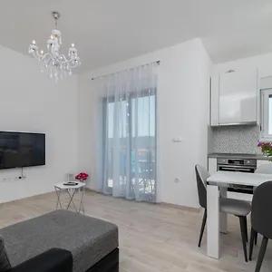 apartman-pjer.hotels-in-trogir.com/